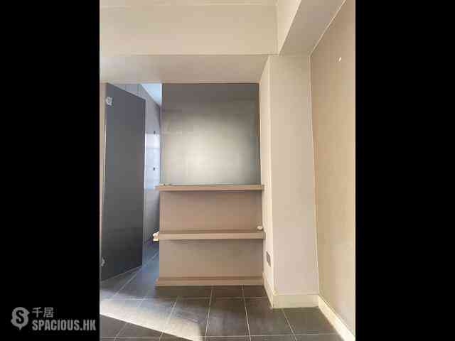 Sheung Wan - 40, Queen's Road West 03