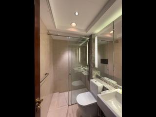 Wan Chai - The Avenue Phase 1 Block 5 03