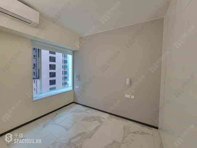 Mid Levels Central - Hillsborough Court Block 2 03
