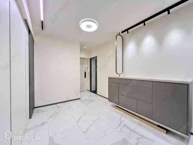 Mid Levels Central - Hillsborough Court 02