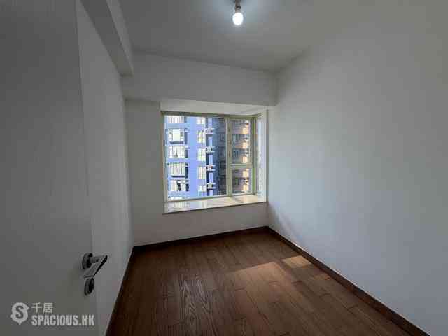 Soho - Centrestage Block 2 06