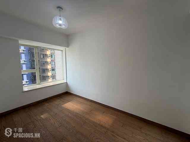 Soho - Centrestage Block 2 08