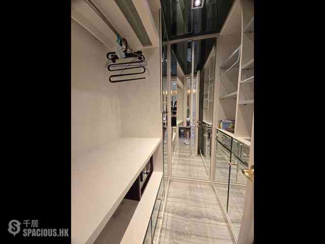 Wan Chai - The Avenue 02