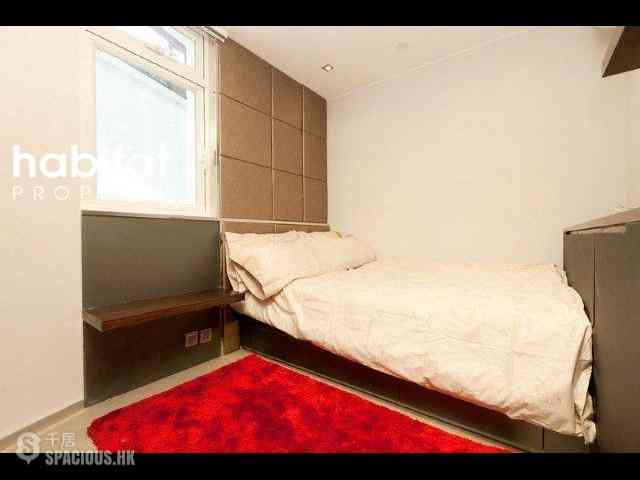 Sheung Wan - Welland Building 08