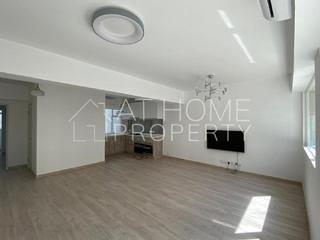 Mid Levels Central - Carlos Court 02
