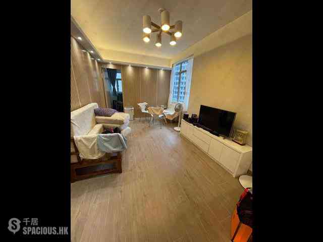 Sai Ying Pun - Golden Phoenix Court 01