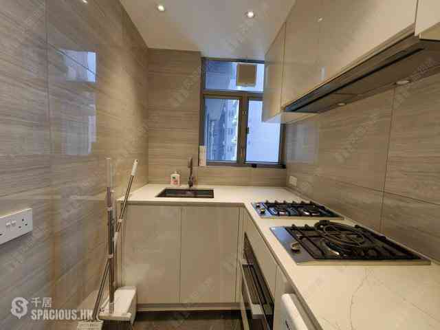 Sai Ying Pun - Island Crest 03