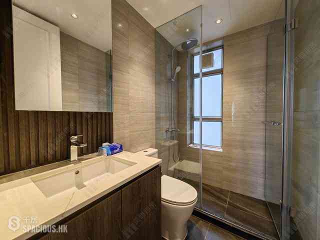 Sai Ying Pun - Island Crest 08