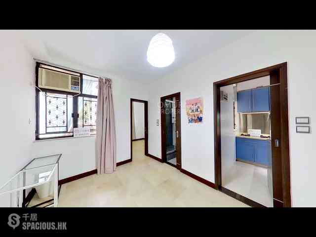 Tai Hang - Dragon Centre 05