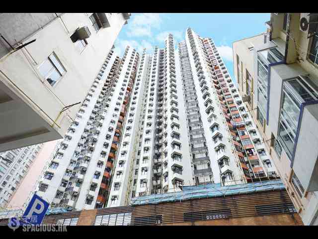 Tai Hang - Dragon Centre 02