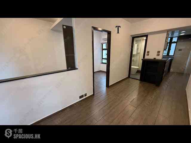 Mid Levels Central - Maxluck Court 01