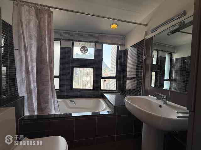 Mid Levels Central - Birchwood Place 04