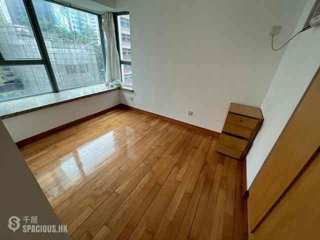 Sheung Wan - Queen's Terrace 04