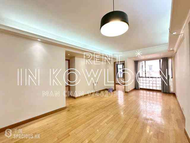 Tsim Sha Tsui - Universal Mansion 01