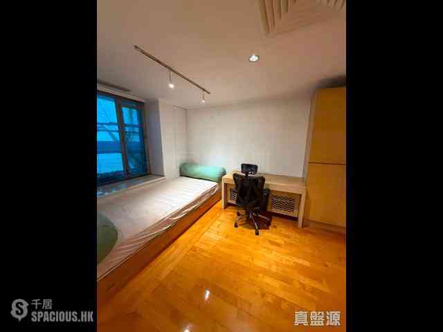 Beacon Hill - Pearl Court 01