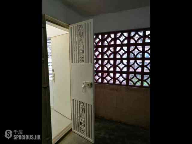Quarry Bay - Tai Hing House 08