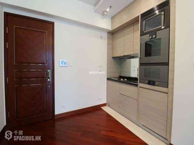 Wan Chai - The Avenue Phase 1 07