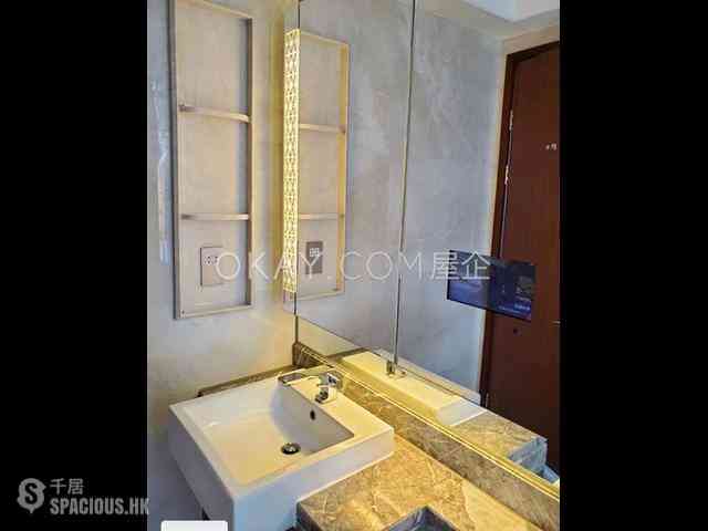 Wan Chai - The Avenue Phase 2 Block 2 06