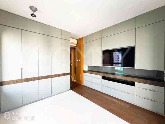Soho - Centrepoint 08