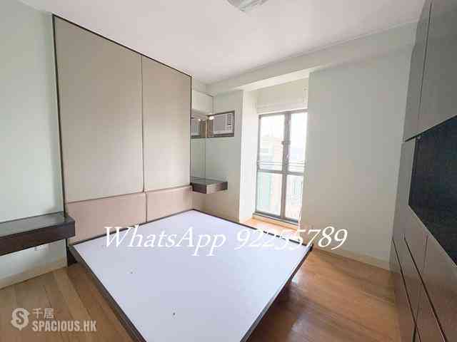 Central - Hollywood Terrace 01