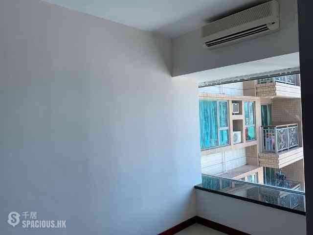 Kennedy Town - The Merton 03
