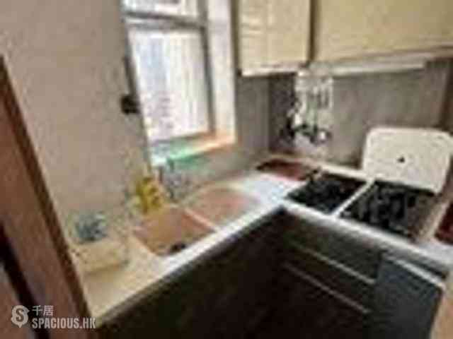 Sai Ying Pun - Island Crest Block 1 05