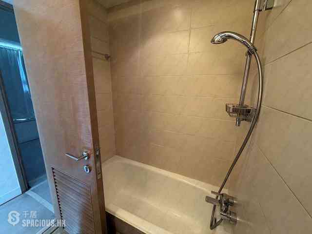 Sai Ying Pun - Island Crest Block 1 08