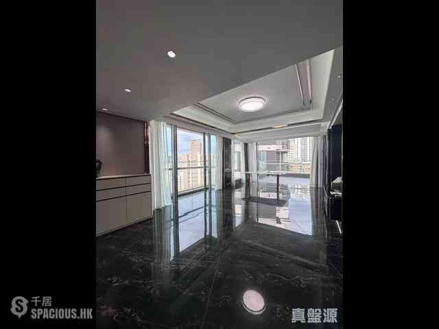 Sai Ying Pun - The Summa Block 1 04