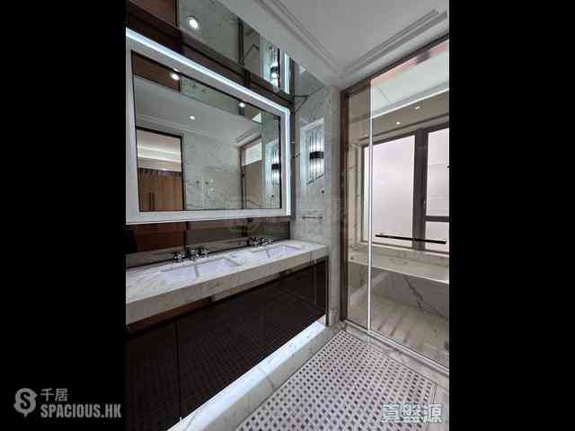 Sai Ying Pun - The Summa Block 1 05