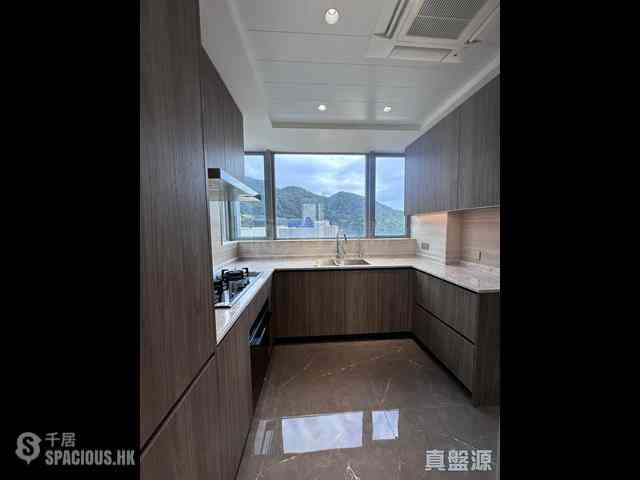 Sai Ying Pun - The Summa Block 1 06