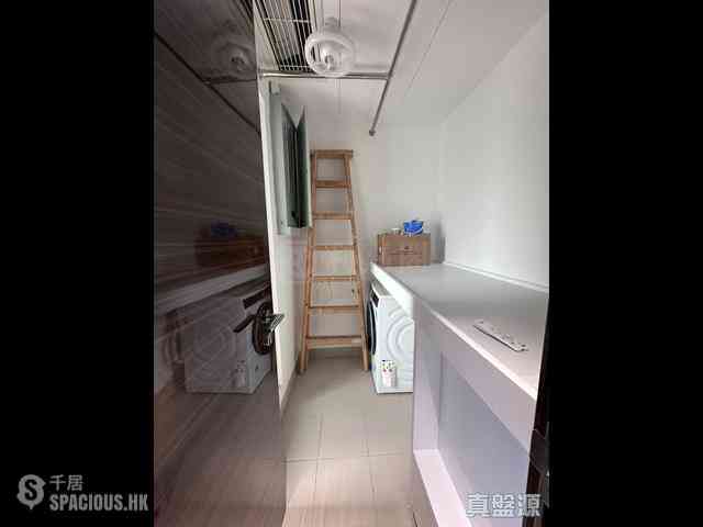 Sai Ying Pun - The Summa Block 1 09