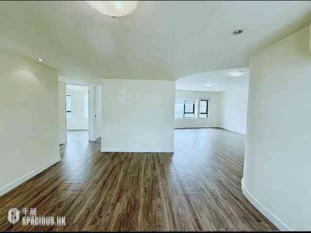 Mid Levels Central - Birchwood Place 01