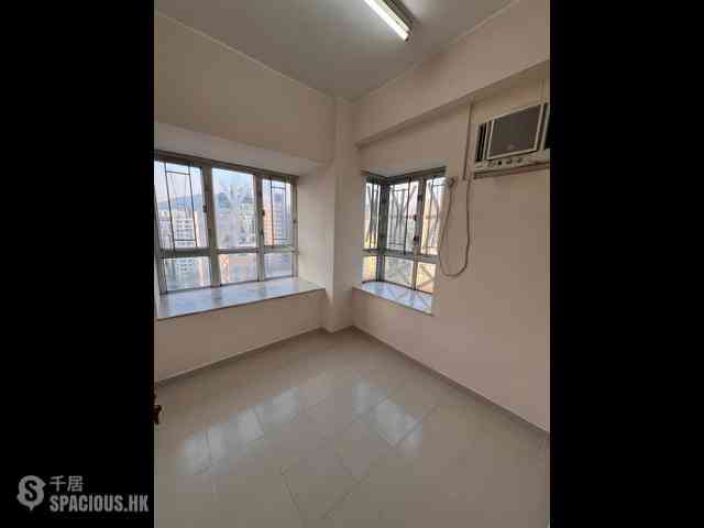 Mong Kok - Foo Tat Building 04
