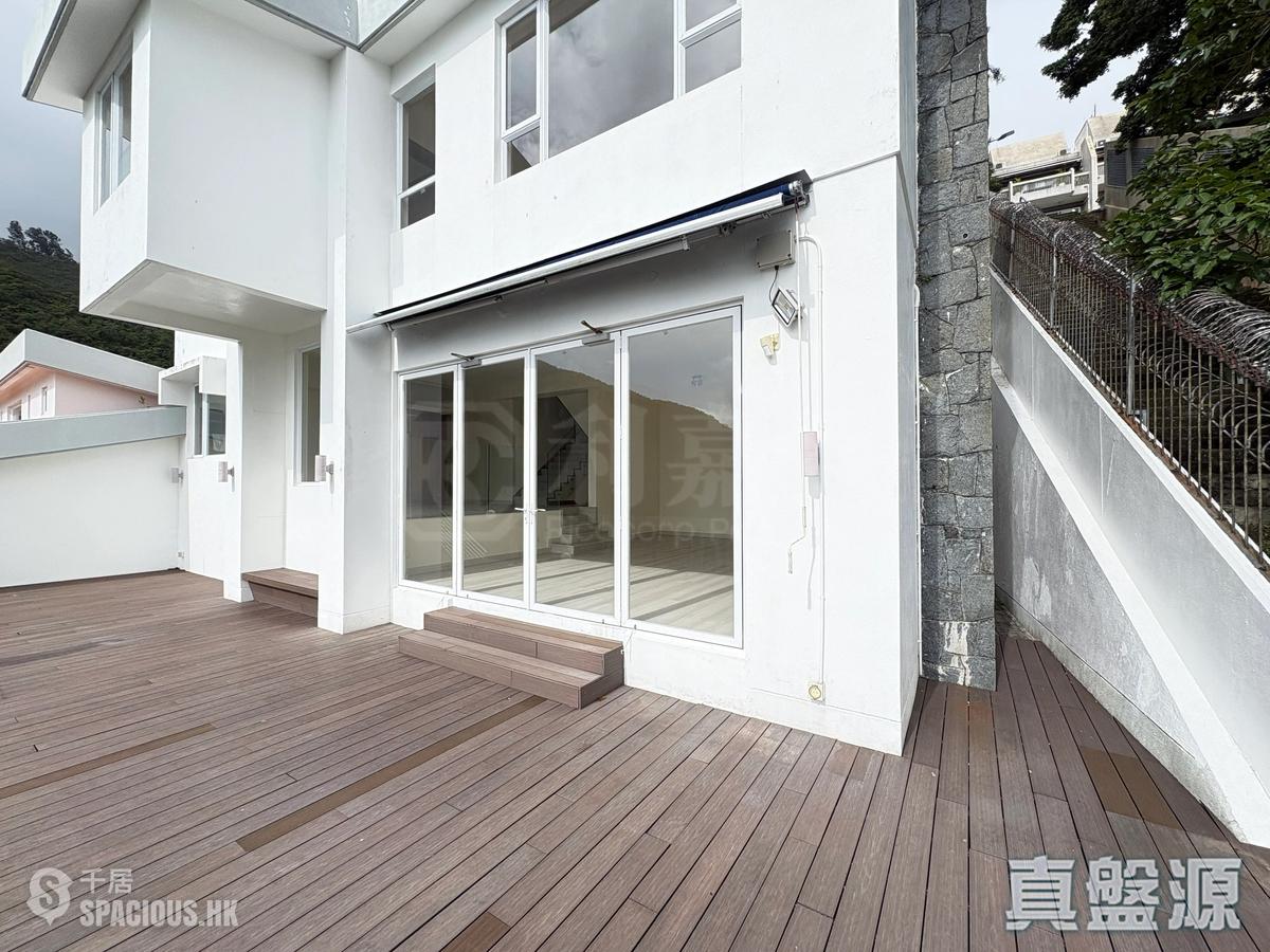 Chung Hom Kok - Horizon Lodge 01