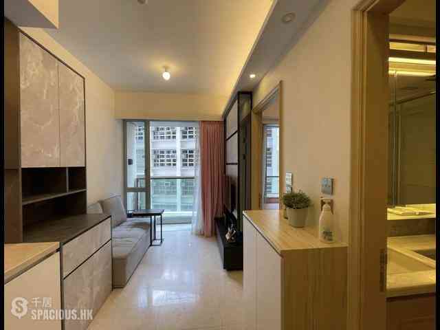 Sai Ying Pun - 63, Pokfulam Emerald House (Tower 2) 01