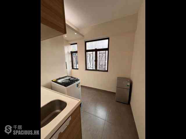 Mong Kok - Hung Kwong Building Block A 03