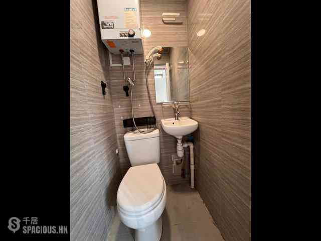 Mong Kok - Hung Kwong Building Block A 07