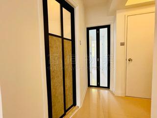Happy Valley - 10-12, Shan Kwong Road 04