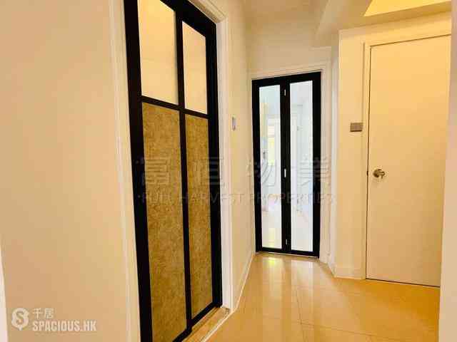 Happy Valley - 10-12, Shan Kwong Road 04