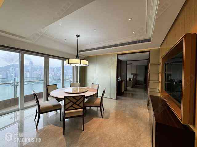 West Kowloon - The Harbourside 01