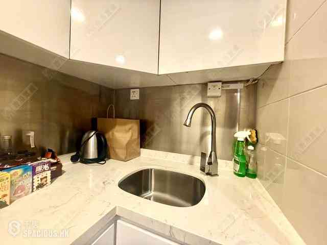 Wan Chai - Convention Plaza Apartments 04