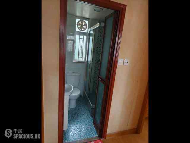 Kwai Chung - Kam Heng Building 04