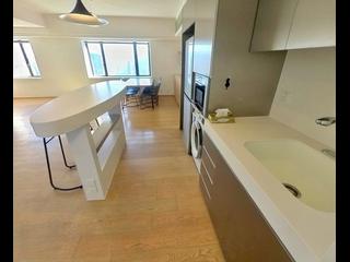 Mid Levels Central - Robinson Heights Block 3 07