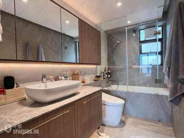 Mid Levels West - Dragonview Court 07