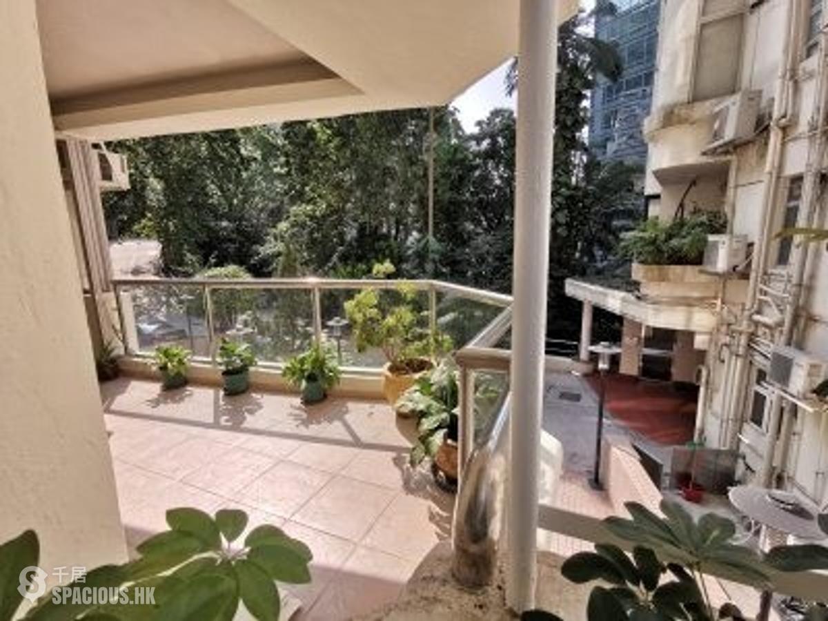 Mid Levels Central - Grand House 01