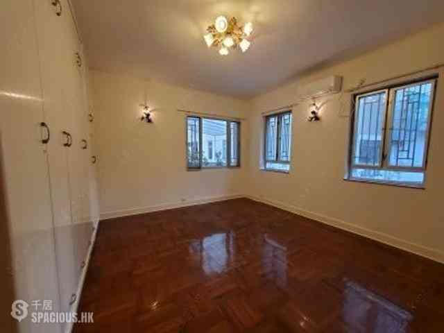 Mid Levels Central - Grand House 09