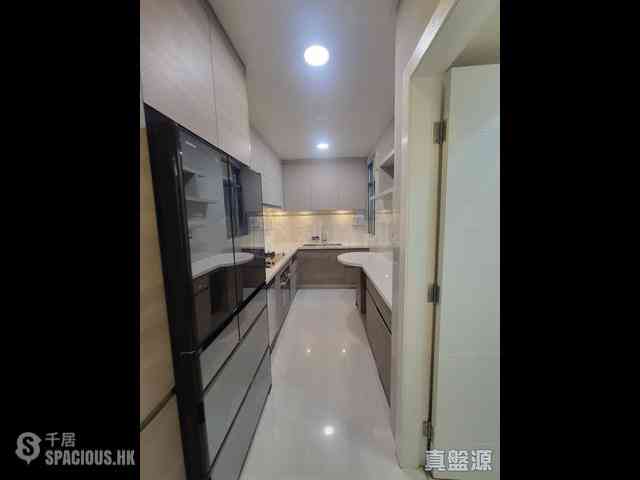 West Kowloon - Sorrento 18