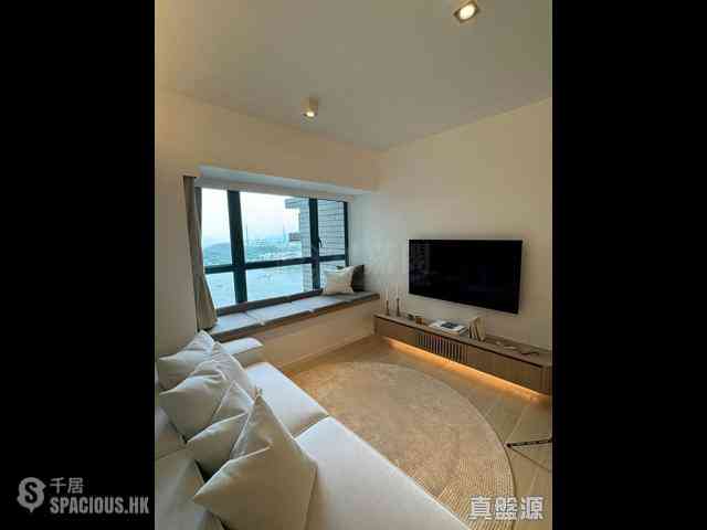 Tai Kok Tsui - The Long Beach 04