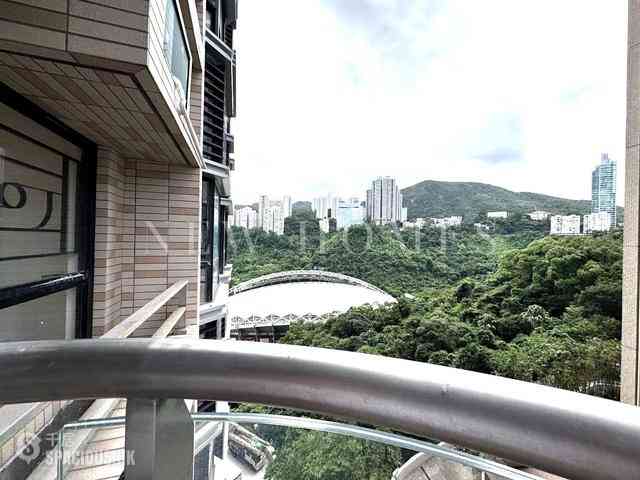 Happy Valley - Beverly Hill 01