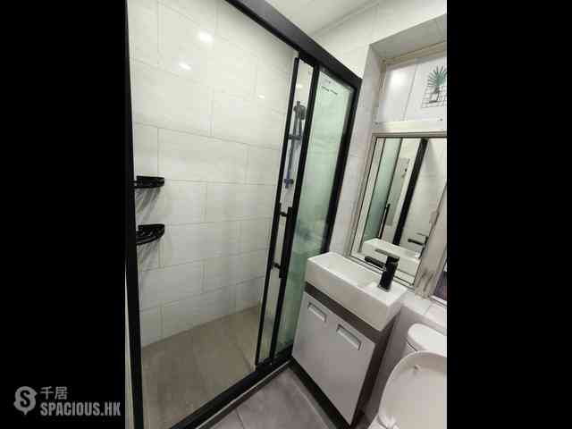 Sai Ying Pun - 33-33A, Pok Fu Lam Road 06